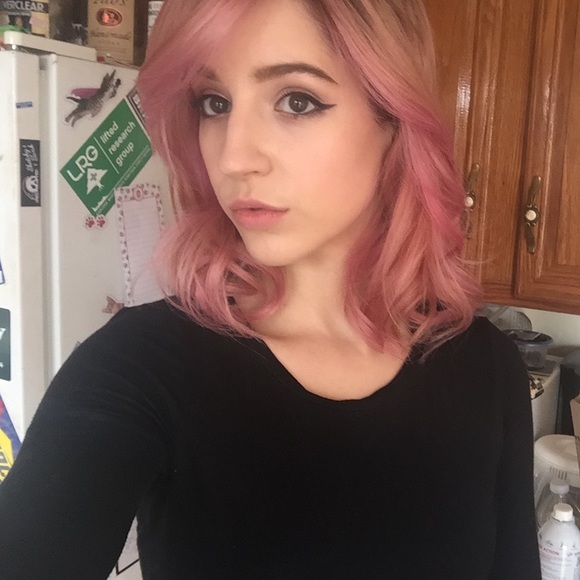 Meet your Posher, Ashley - Picture 1 of 1